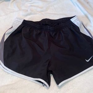 Nike running shorts❤️
